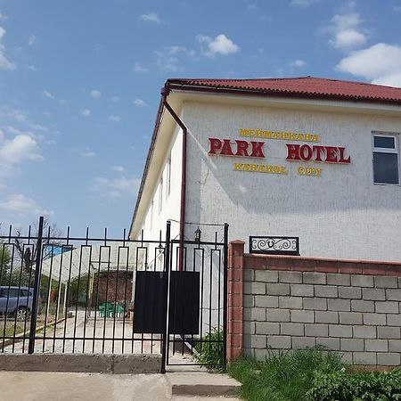 Park Hotel&Hostel Karakol Kültér fotó