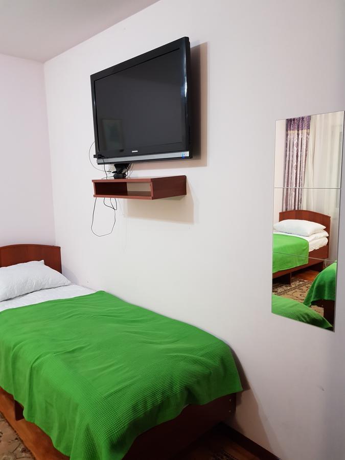 Park Hotel&Hostel Karakol Kültér fotó